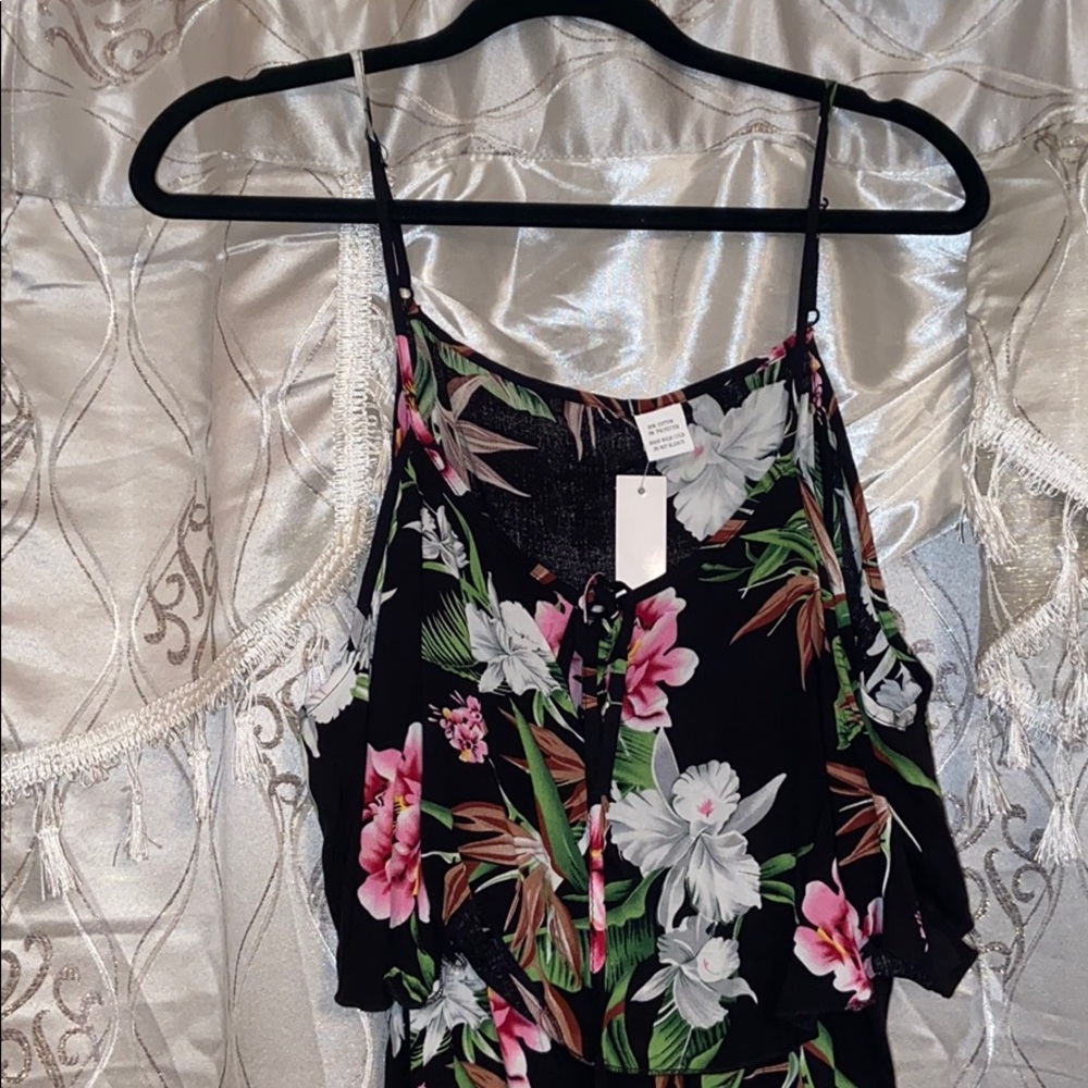 🌸NWT romper - Picture 3 of 6